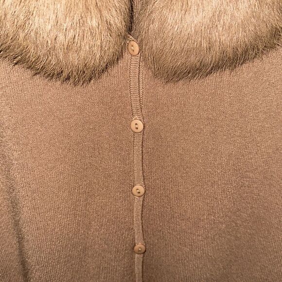 Michelle Nicole XL Tan Knit Button Front V-Neck Fox Fur Collar Elegant Cardigan - Picture 5 of 14